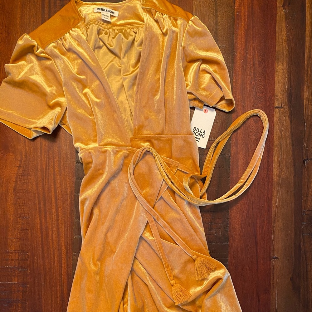 Velvet Dress- Billabong Small